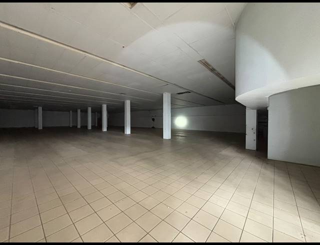 4,155M² BUSINESS CENTRE FOR SALE IN STANGER CENTRAL